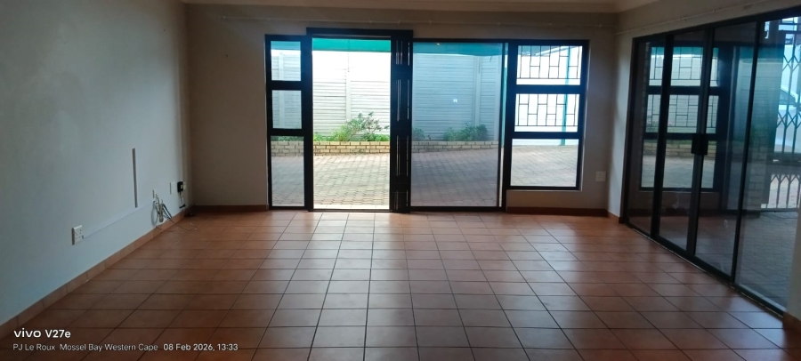 To Let 3 Bedroom Property for Rent in Hartenbos Central Western Cape